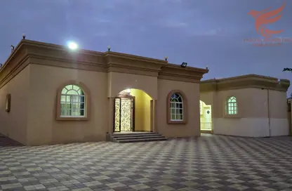 فيلا - 3 غرف نوم - 5 حمامات للايجار في الرفاع - رأس الخيمة