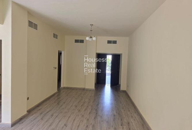 74251935 - Property Image 3