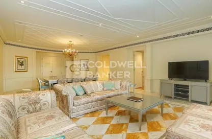 شقة - 2 غرف نوم - 3 حمامات للبيع في بالازيو فيرساتشي - القرية التراثية - دبي