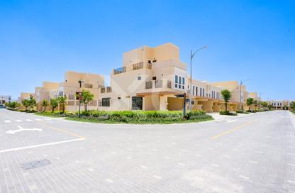 Townhouse - 4 - 3 for rent in Malta - Damac Lagoons - Dubai