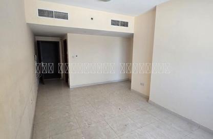 Apartment - 2 Bedrooms - 2 Bathrooms for rent in Hamza Al Khatib Tower - Al Majaz 2 - Al Majaz - Sharjah