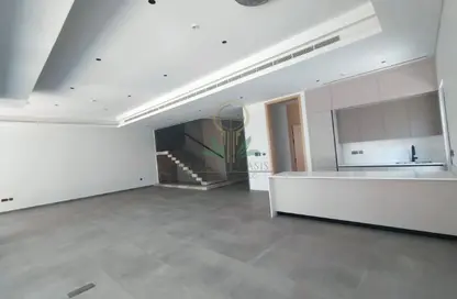 Villa - 4 Bedrooms - 5 Bathrooms for rent in Jumeirah 1 Villas - Jumeirah 1 - Jumeirah - Dubai Villa - 4 Bedrooms - 5 Bathrooms for rent in Jumeirah 1 Villas - Jumeirah 1 - Jumeirah - Dubai