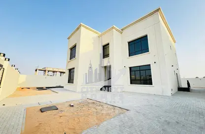 Villa - 5 Bedrooms - 7 Bathrooms for rent in Mushrif Park - Dubai