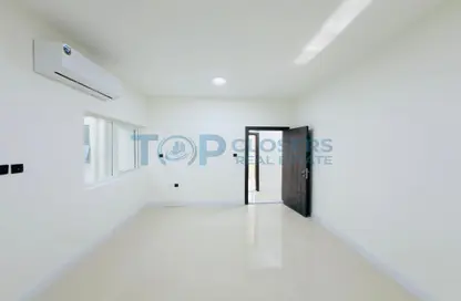 Apartment - 3 Bedrooms - 3 Bathrooms for rent in Al Kuwaitat - Central District - Al Ain