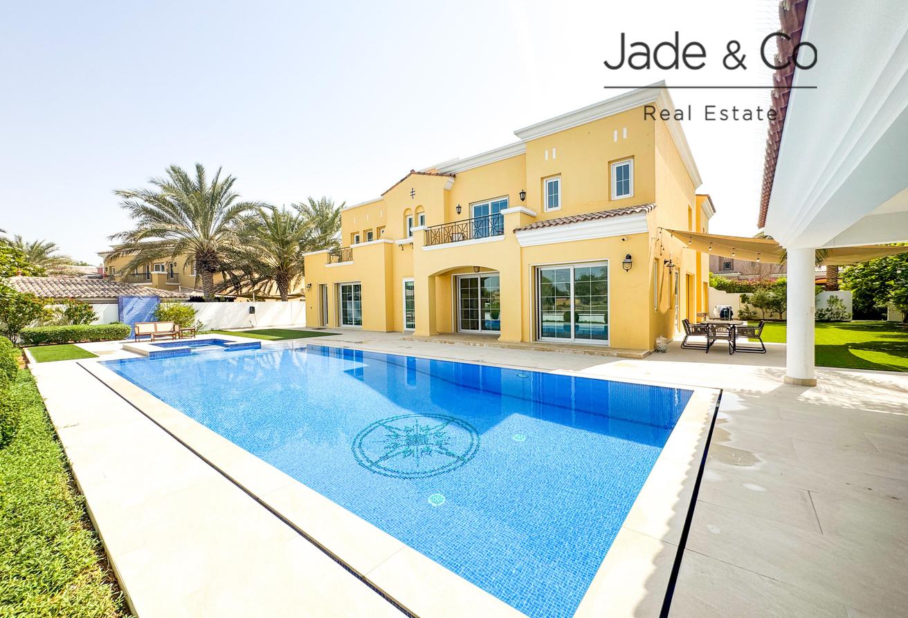 Community Expert | Upgraded | Golf Course View photo 2