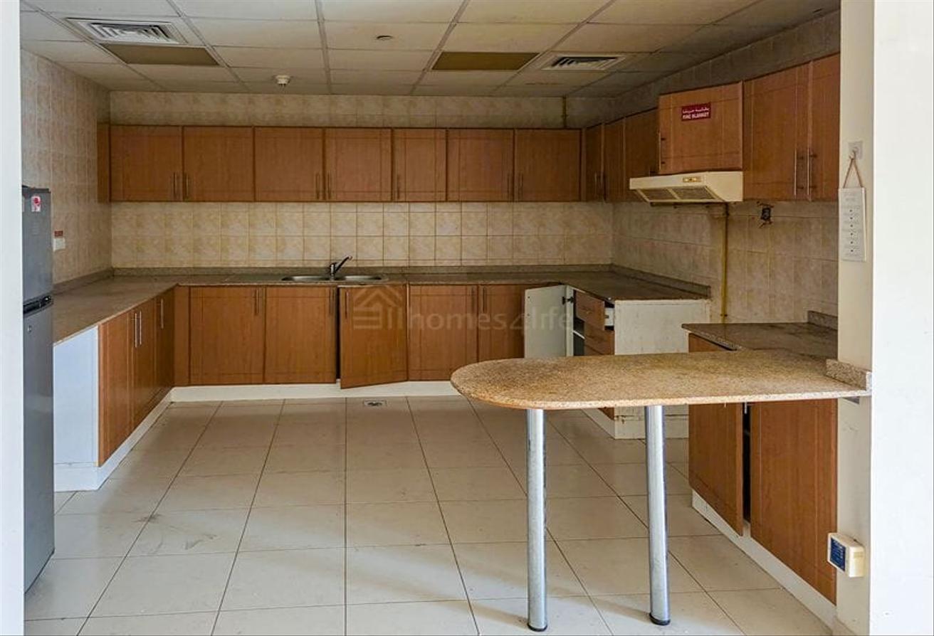 Spacious | Chiller free | Parking photo 5
