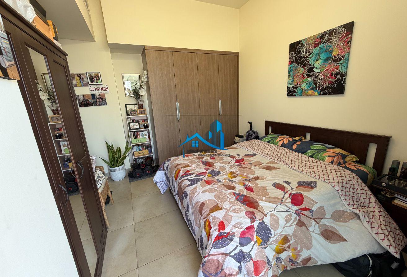 Bright & Spacious 2BR Corner Unit Spacious Layout photo 7