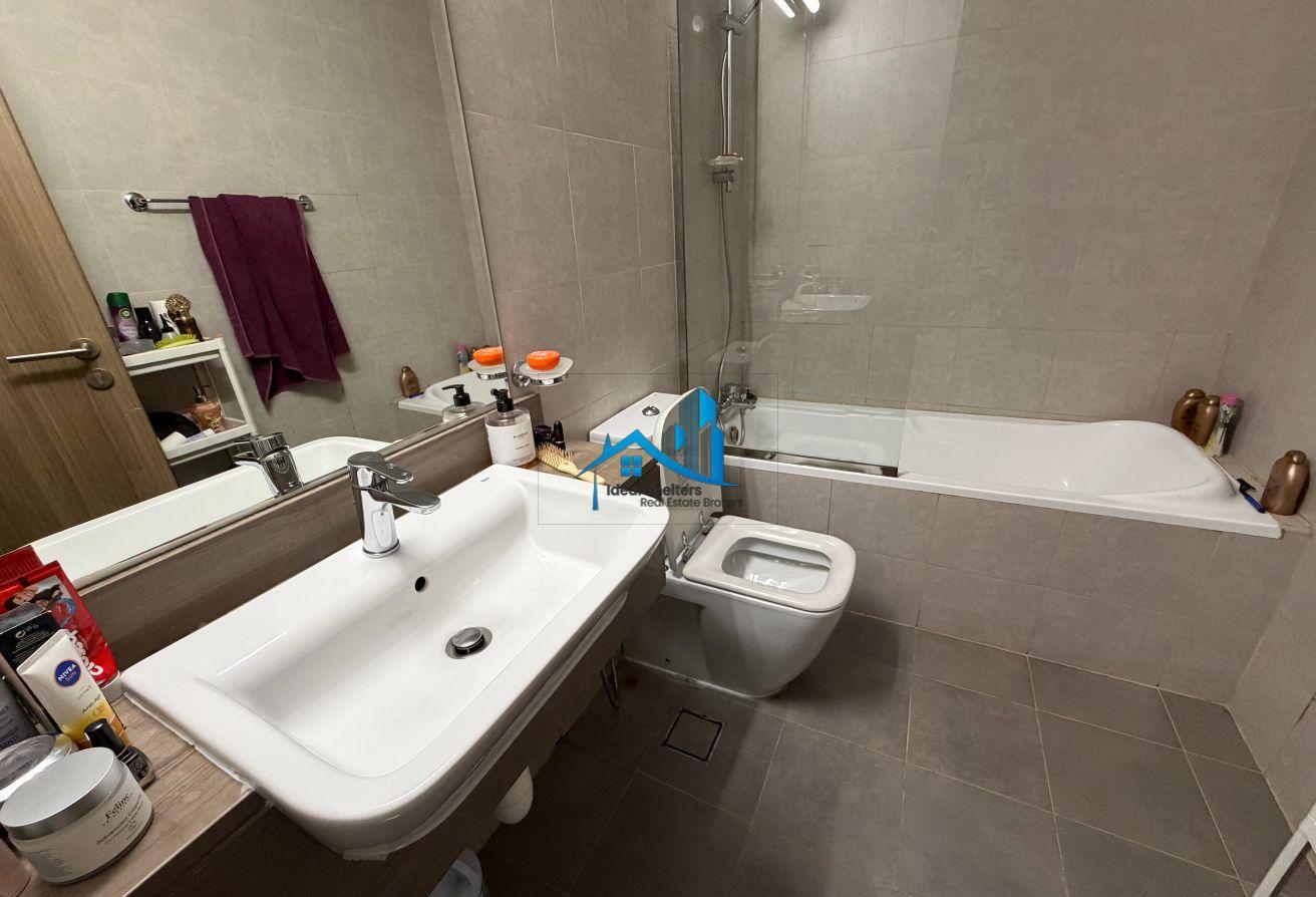 Bright & Spacious 2BR Corner Unit Spacious Layout photo 13