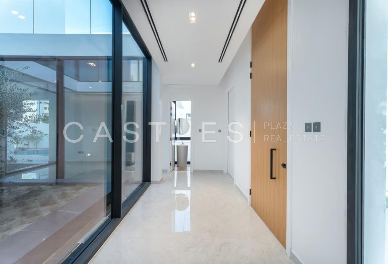 Contemporary Style | Spacious Chorisia Villa photo 6