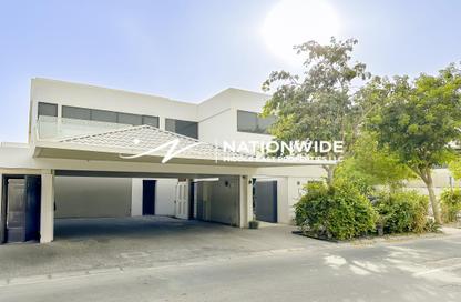 Villa - 5 Bedrooms - 6 Bathrooms for sale in West Yas - Yas Island - Abu Dhabi