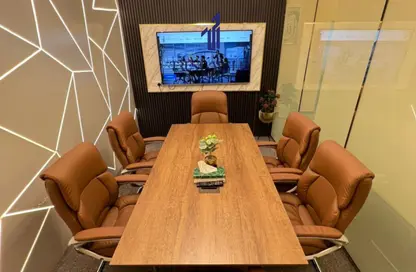 مركز أعمال - استوديو - 7 حمامات للايجار في بناية دار السلام - شارع الكورنيش - أبوظبي