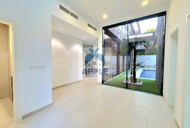 76977953 - Property Image 2