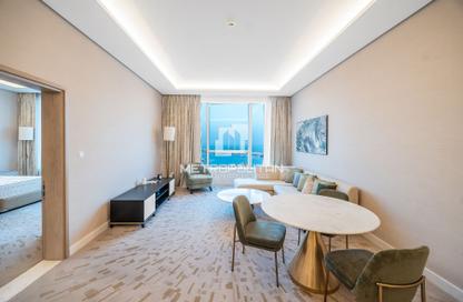 Apartment - 1 - 2 for rent in The Palm Tower - Palm Jumeirah - Dubai