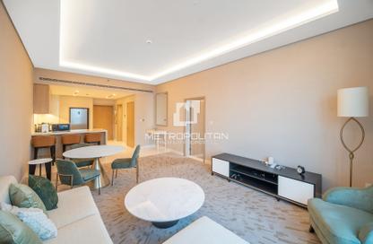 Apartment - 1 - 2 for rent in The Palm Tower - Palm Jumeirah - Dubai
