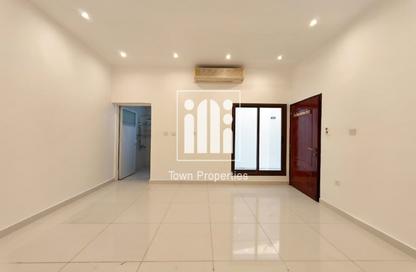 Villa - 3 Bedrooms - 3 Bathrooms for rent in Shakhbout City - Abu Dhabi