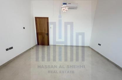 Apartment - 4 Bedrooms - 5 Bathrooms for rent in Hoshi 1 - Hoshi - Al Badie - Sharjah