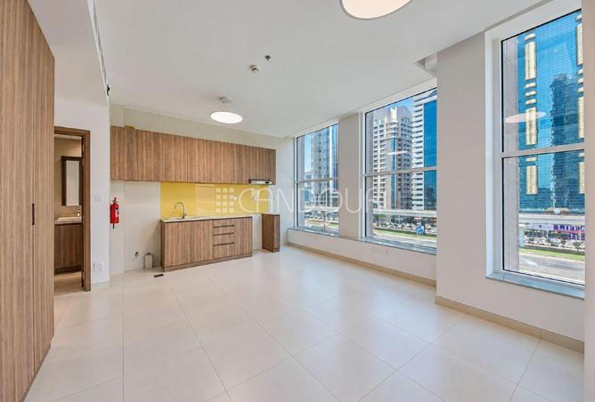 Studio| Unfurnished|15 Days Free Rent| 06 Cheques