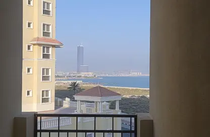 شقة - 2 غرف نوم - 3 حمامات للبيع في رويال بريز 3 - رويال بريز - قرية الحمرا - رأس الخيمة