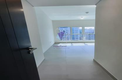 Apartment - 1 - 2 for rent in Tourist Club Area - Abu Dhabi