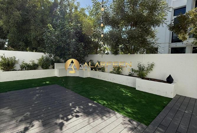 Corner Villa l Fully Upgraded l Wooden Floor