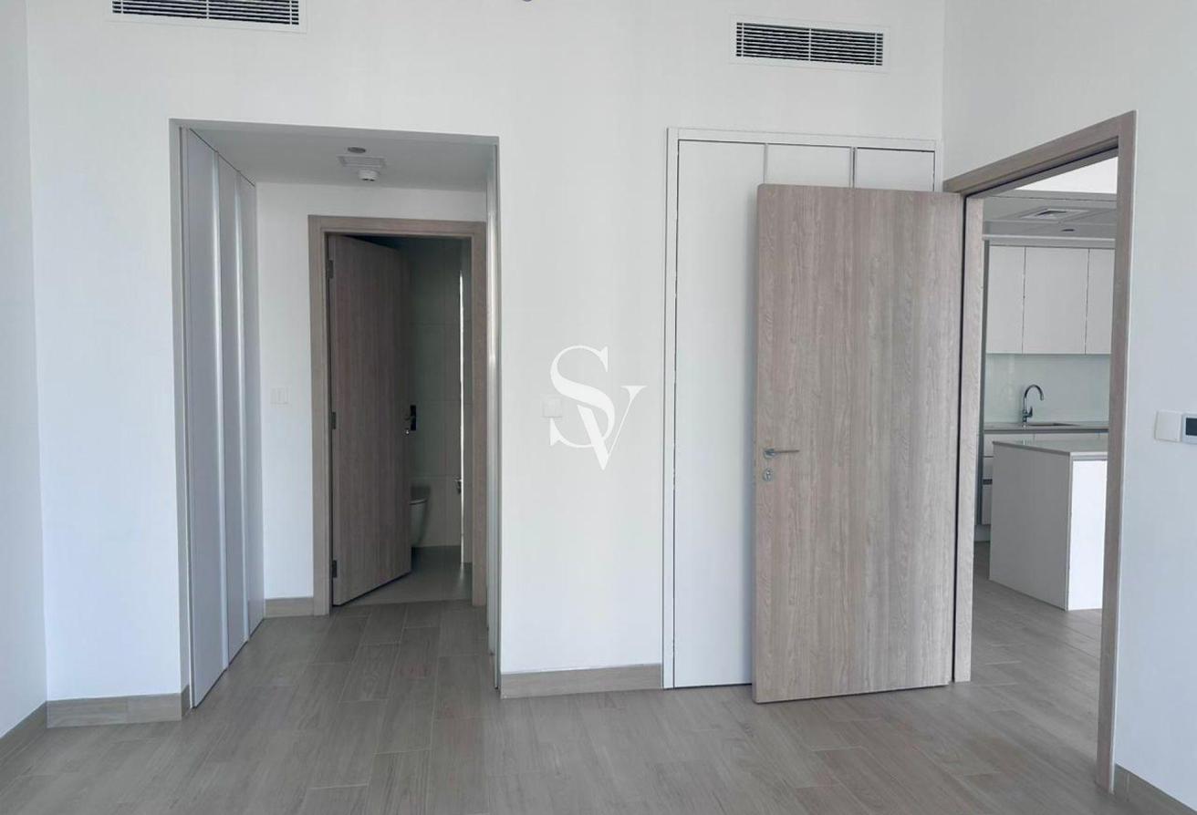 Brand New | High Floor | Facing Park | White Goods photo 17