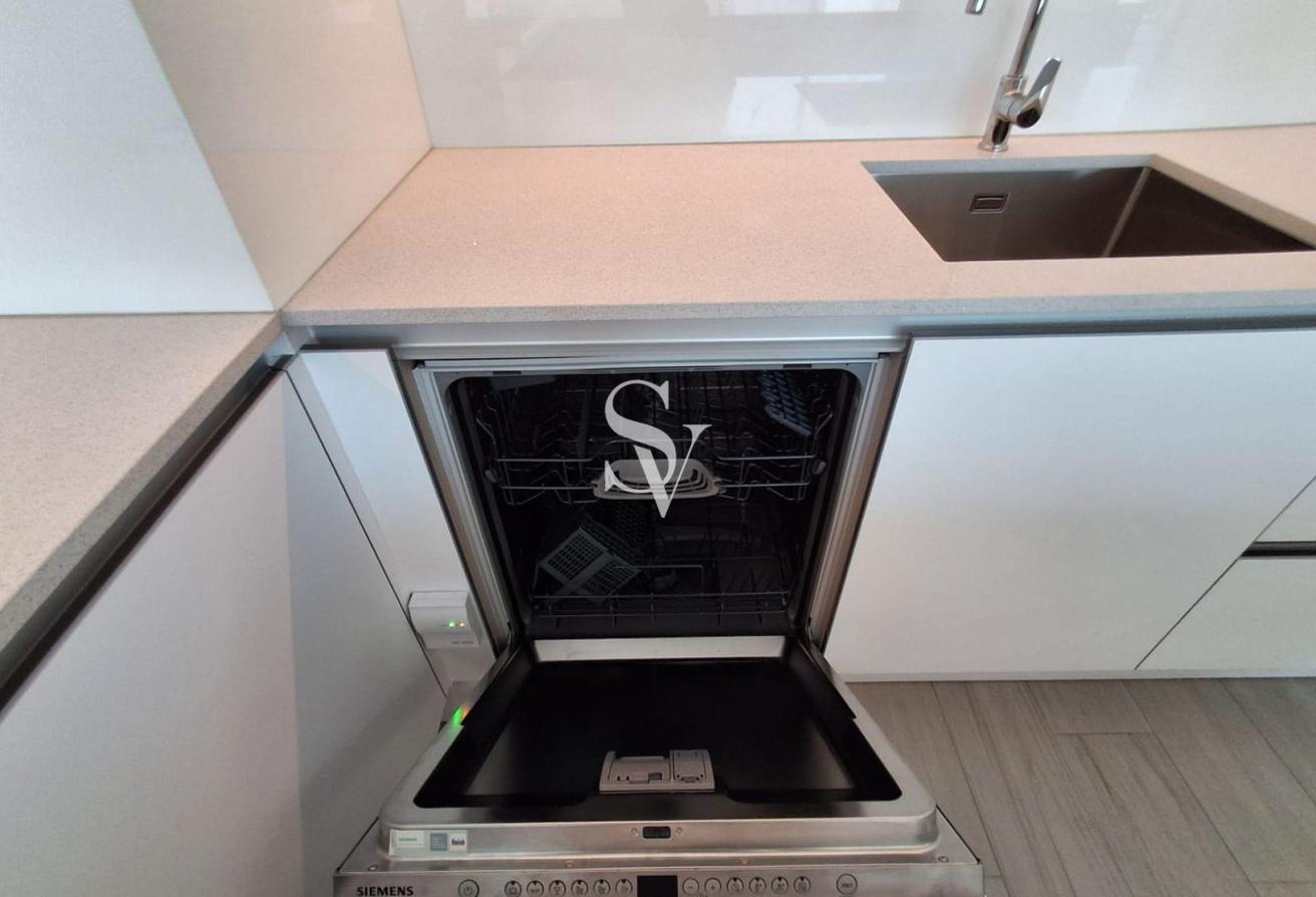 Brand New | High Floor | Facing Park | White Goods photo 15