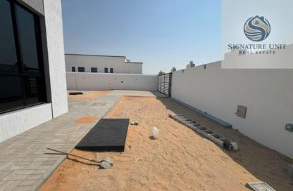 Villa - 3 Bedrooms - 6 Bathrooms for rent in Al Aweer 1 - Al Aweer - Dubai Villa - 3 Bedrooms - 6 Bathrooms for rent in Al Aweer 1 - Al Aweer - Dubai