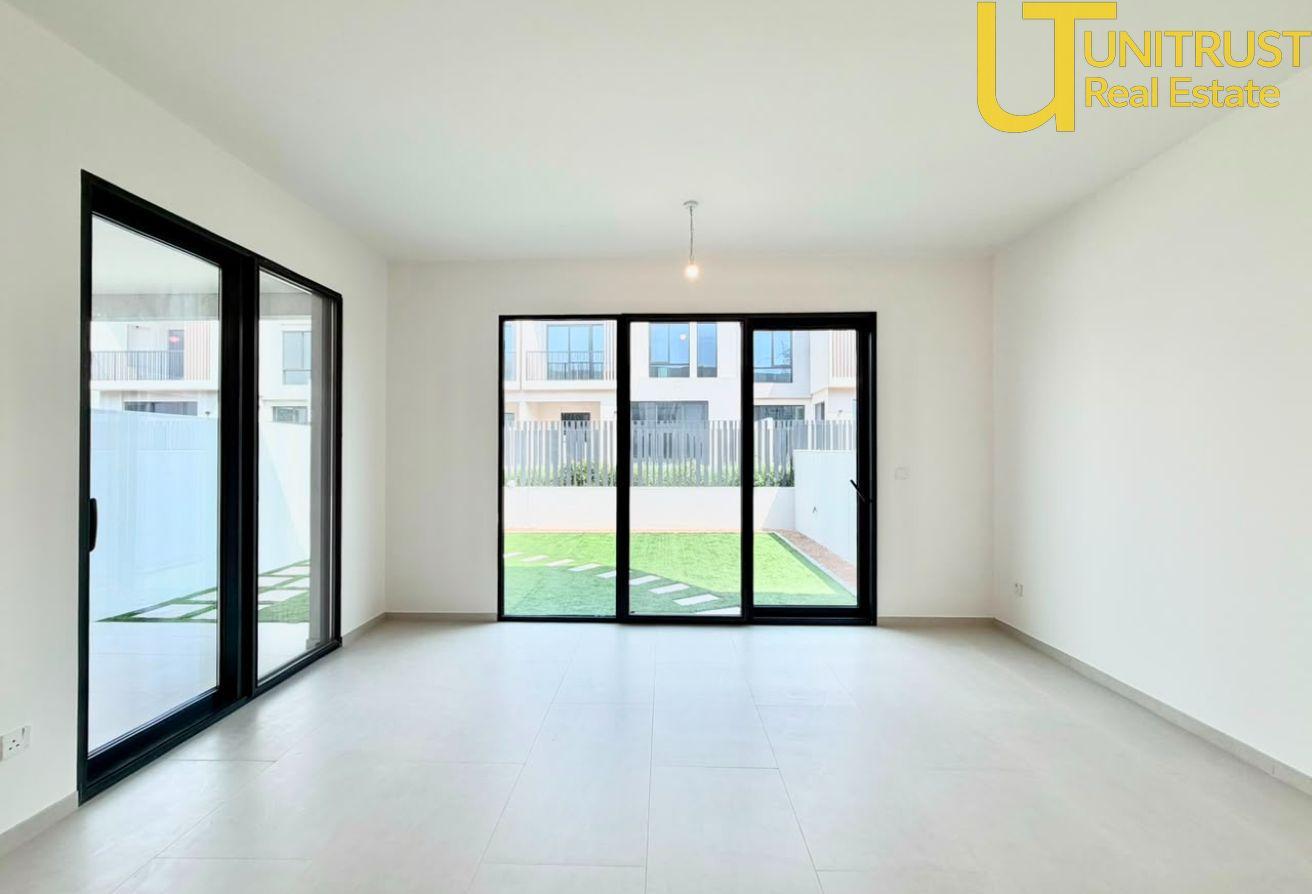 4BR+Maid | Vastu | Landscaped Garden photo 5