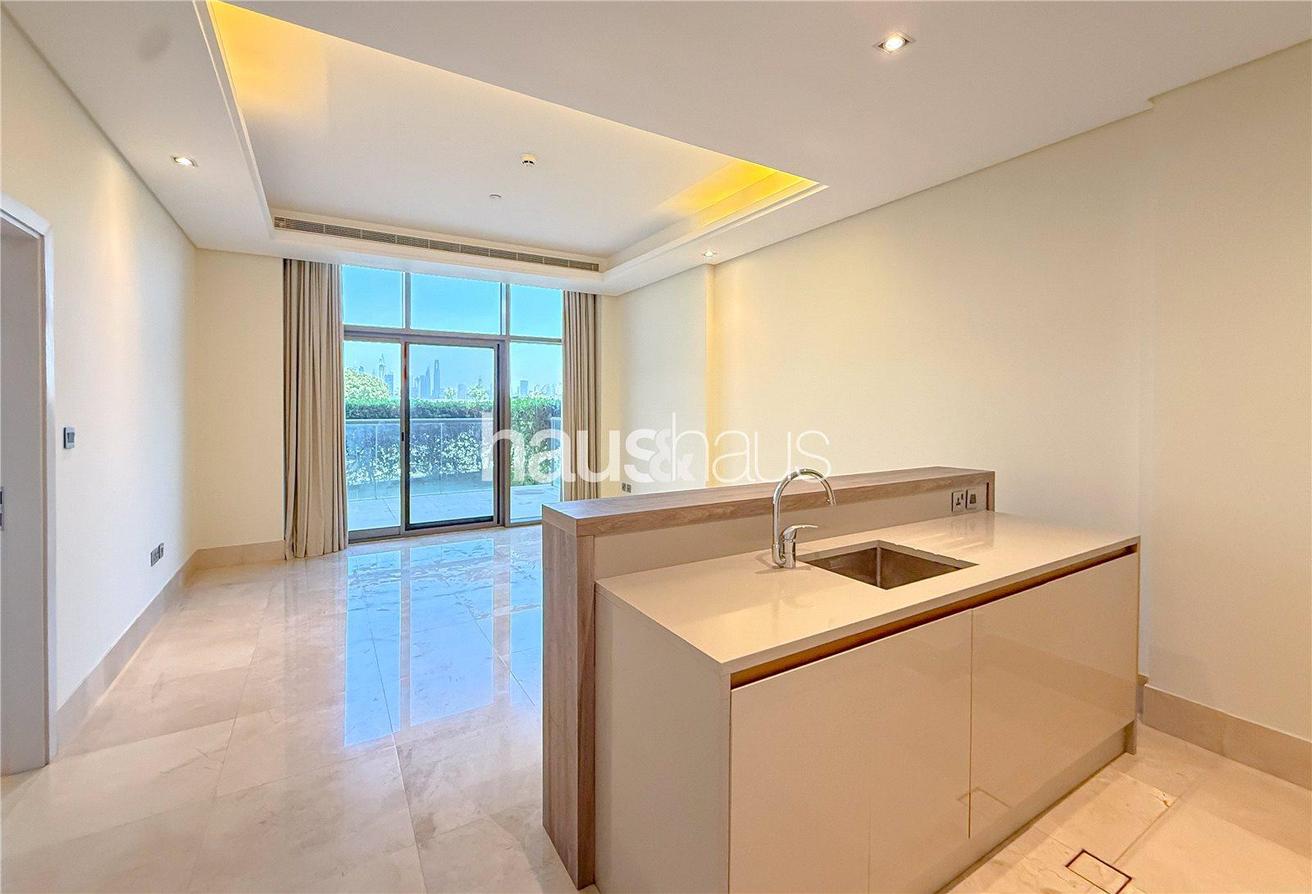 Beachfront Living | Private Terrace | Skyline View photo 7