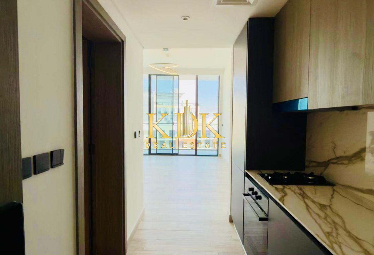 Modern Studio | Unfurnished | Prime Location photo 2