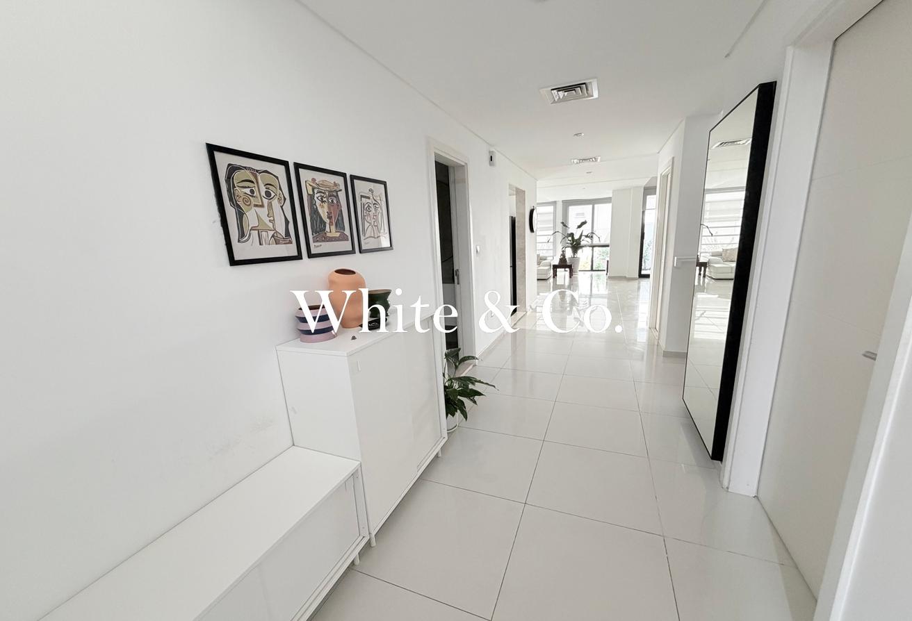 V3 Partly Furnished 6Bed| Next to mall photo 27