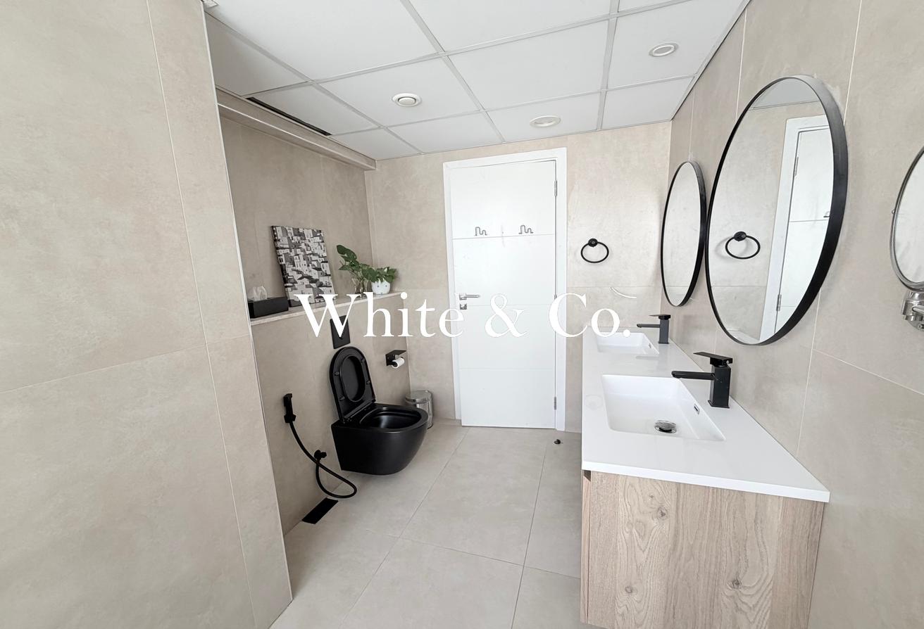 V3 Partly Furnished 6Bed| Next to mall photo 16