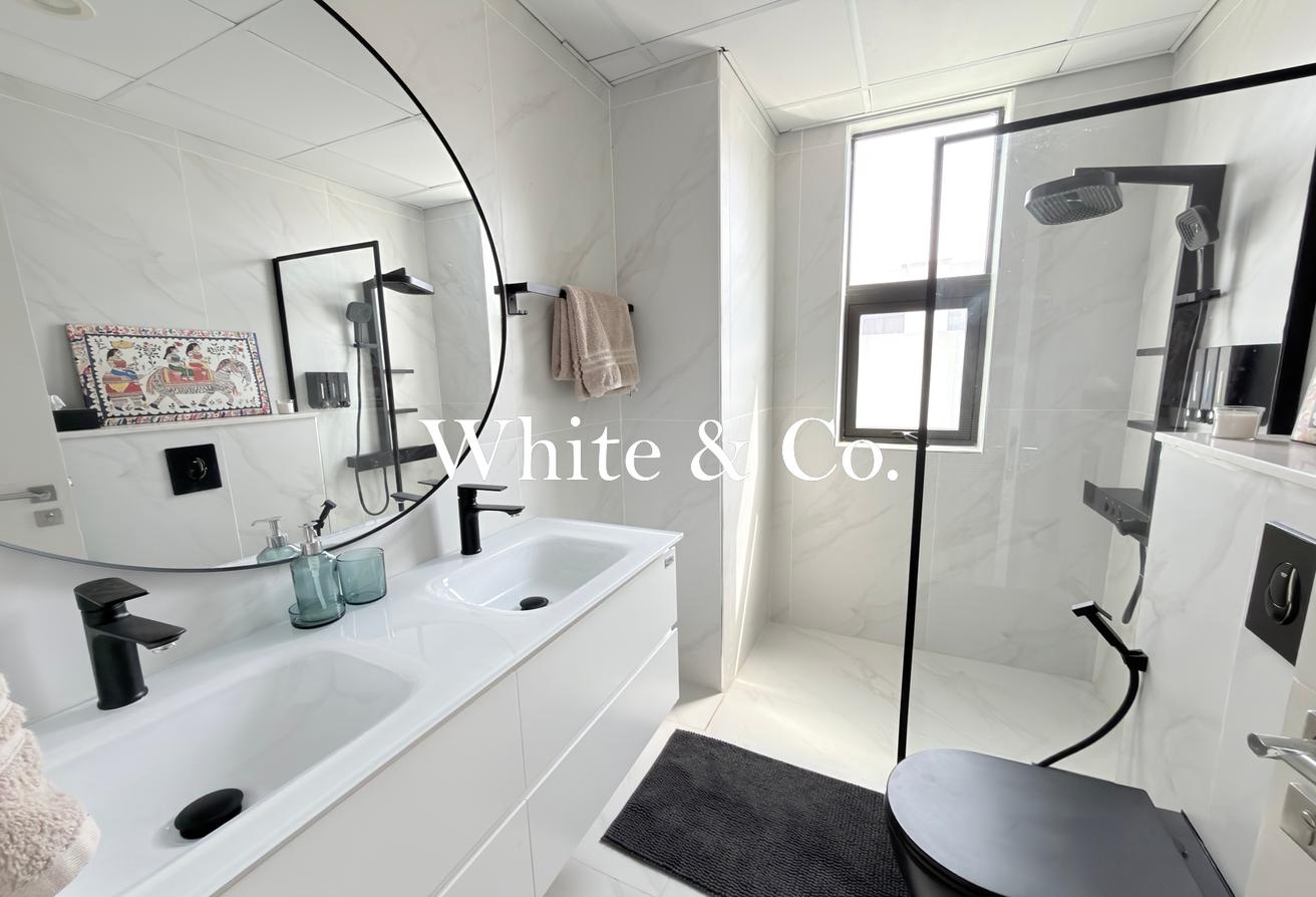 V3 Partly Furnished 6Bed| Next to mall photo 8