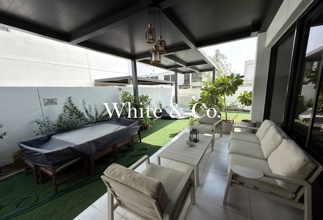 V3 Partly Furnished 6Bed| Next to mall photo 10