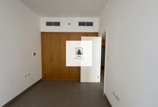 124293939 - Property Image 3