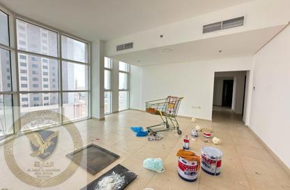 Apartment - 3 Bedrooms - 4 Bathrooms for rent in New Al Taawun Road - Al Taawun - Sharjah Apartment - 3 Bedrooms - 4 Bathrooms for rent in New Al Taawun Road - Al Taawun - Sharjah