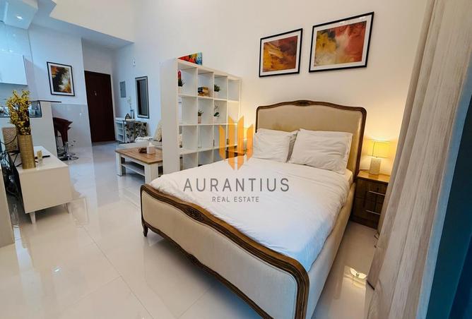 Huge Studio| Fully Furnished| Direct Pool Access