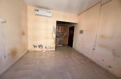 Apartment - Studio - 1 Bathroom for rent in Al Butina 9 Building - Al Butina - Sharjah Apartment - Studio - 1 Bathroom for rent in Al Butina 9 Building - Al Butina - Sharjah