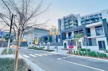 Apartment - 1 Bedroom - 1 Bathroom for sale in The Gate - Masdar City - Abu Dhabi Apartment - 1 Bedroom - 1 Bathroom for sale in The Gate - Masdar City - Abu Dhabi