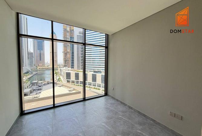 BRAND NEW | READY TO MOVE IN 1 BED |CANAL VIEW ! photo 3