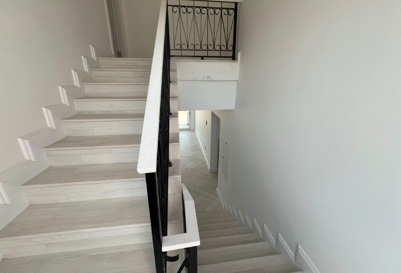 5BR TOWNHOUSE | PRIVATE GARDEN | BEACH ACCESS gallery image