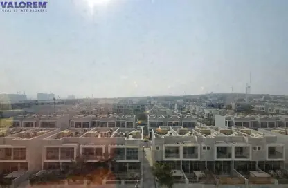 شقة - 2 غرف نوم - 3 حمامات للايجار في عزيزي ستار - الفرجان - دبي