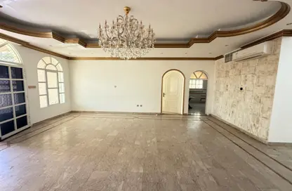 فيلا - 5 غرف نوم - 7 حمامات للايجار في النخيلات - الحيرة - الشارقة