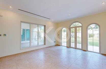 Villa - 3 - 3 for sale in District 5 - Jumeirah Park - Dubai Villa - 3 - 3 for sale in District 5 - Jumeirah Park - Dubai