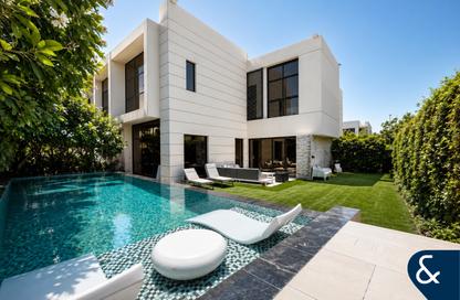 Townhouse - 4 - 5 for sale in Queens Meadow - Damac Hills - Dubai Townhouse - 4 - 5 for sale in Queens Meadow - Damac Hills - Dubai