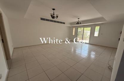 Villa - 3 Bedrooms - 3 Bathrooms for rent in Springs 11 - The Springs - Dubai