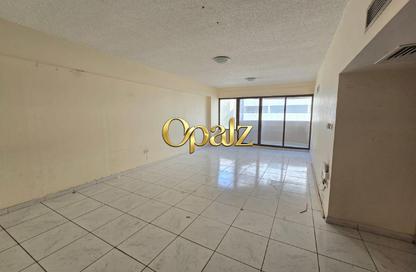 Apartment - 2 Bedrooms - 2 Bathrooms for rent in Silver Sands 1 - Al Mankhool - Bur Dubai - Dubai