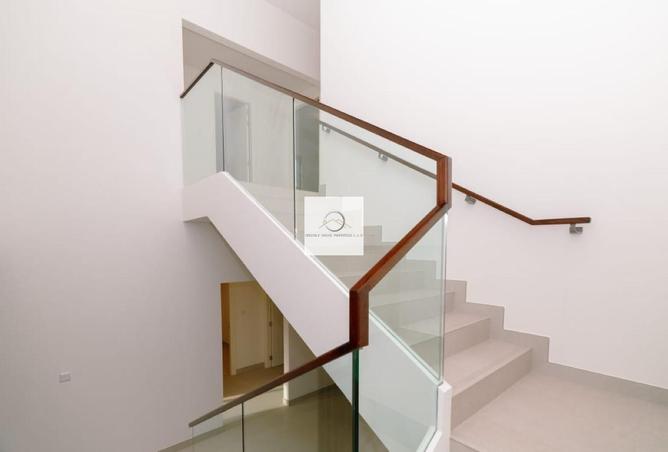 71121123 - Property Image 3