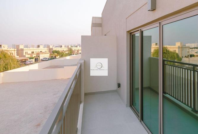 71121123 - Property Image 2