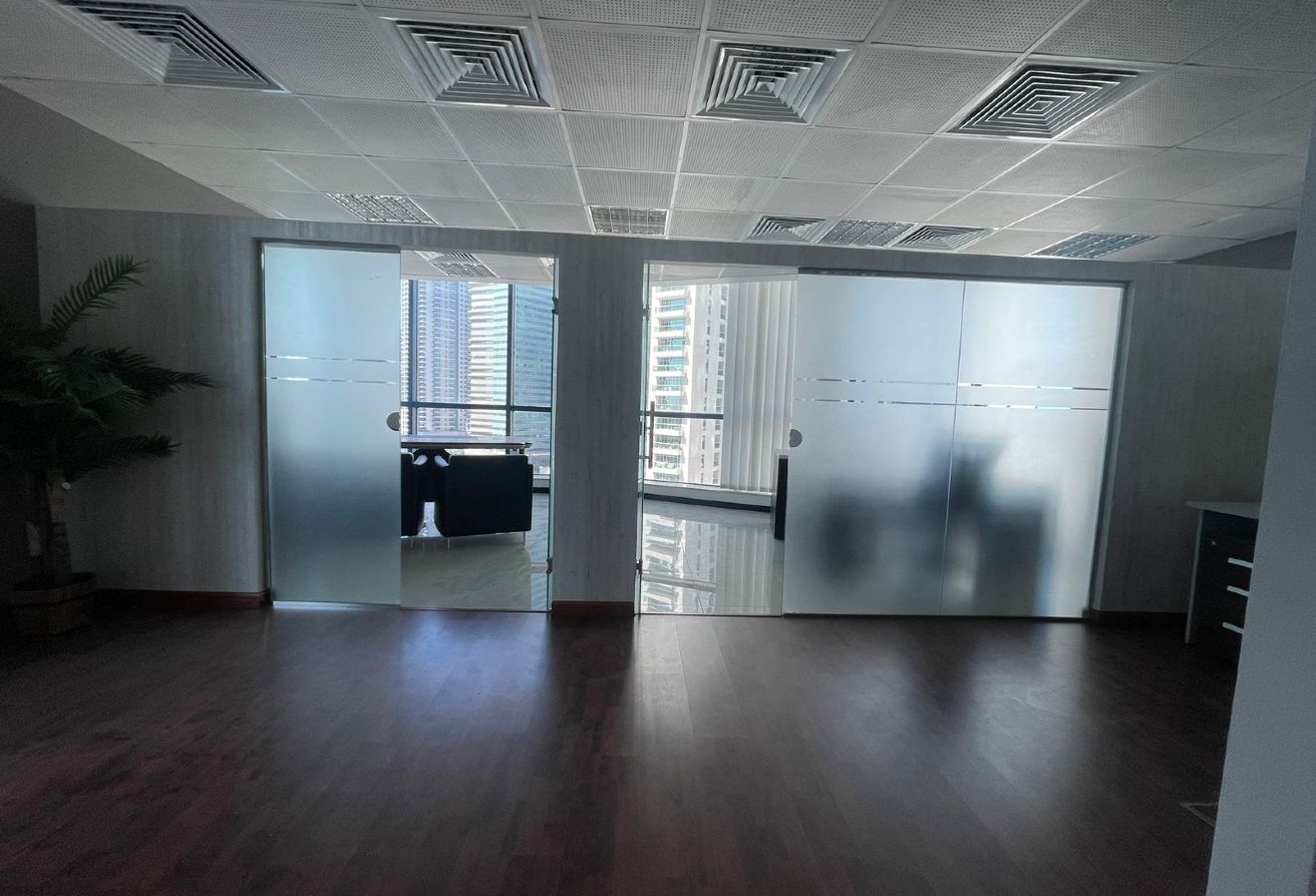 Studio office space in Jumeirah Bay X2, Jumeirah Lake Towers: 17
